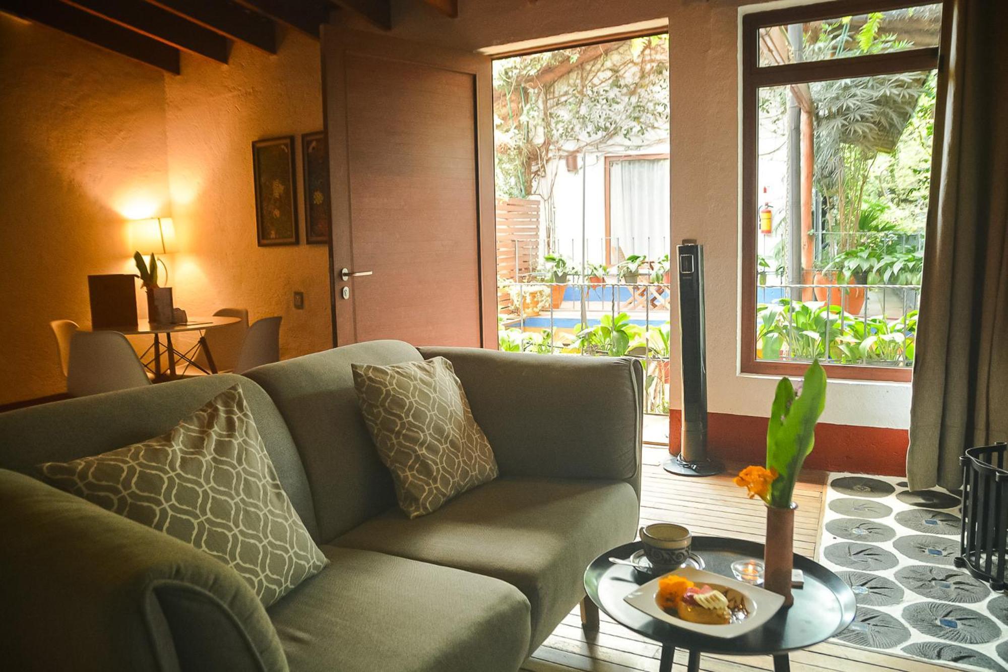 Meson De Leyendas Breakfast & Downtown Valle de Bravo Exterior photo